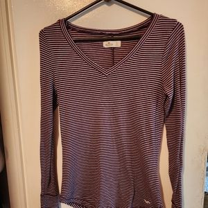 HOLLISTER VNECK LONG SLEEVE